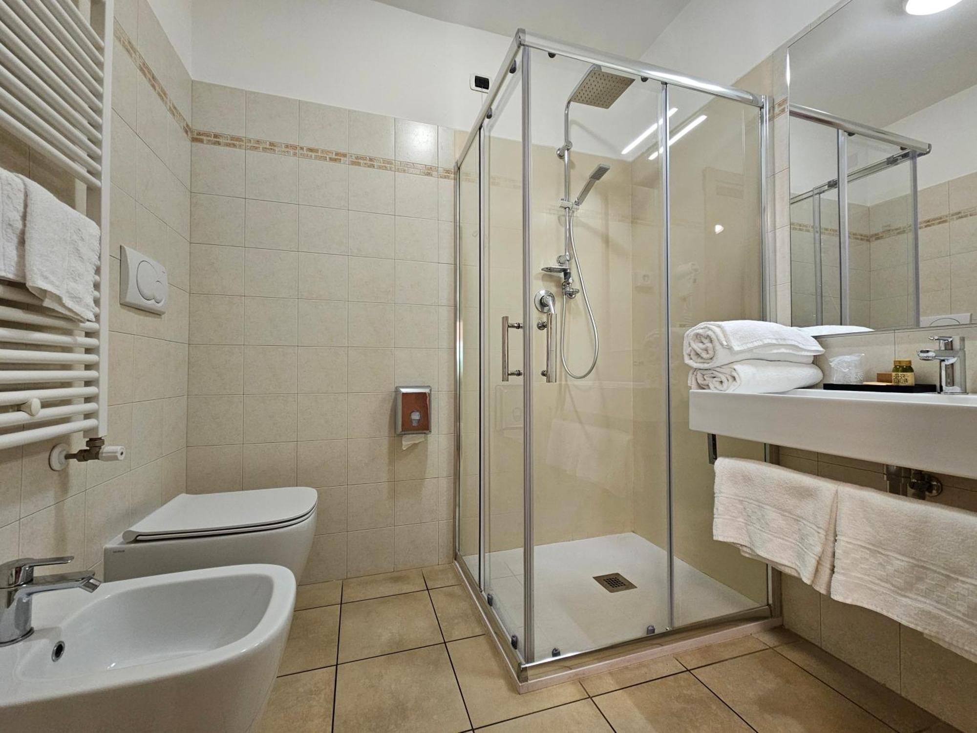 Hotel Cladan Assis Exterior foto